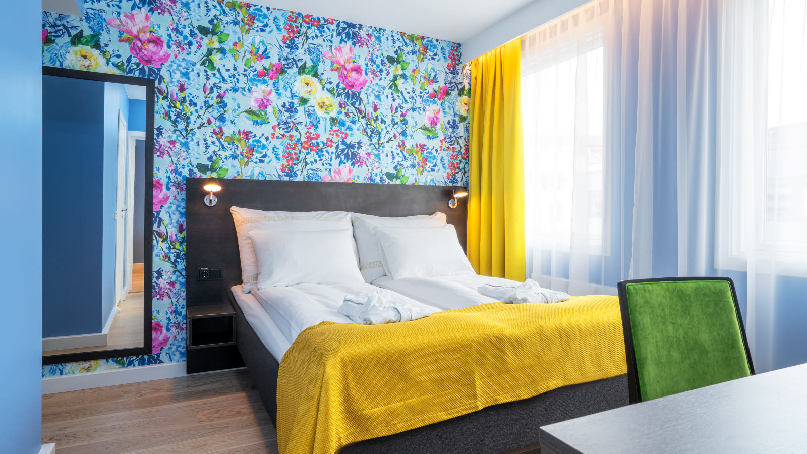 Detailed image of a man playing a saxophone