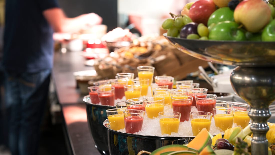 Smoothies og morgenmadsbuffet