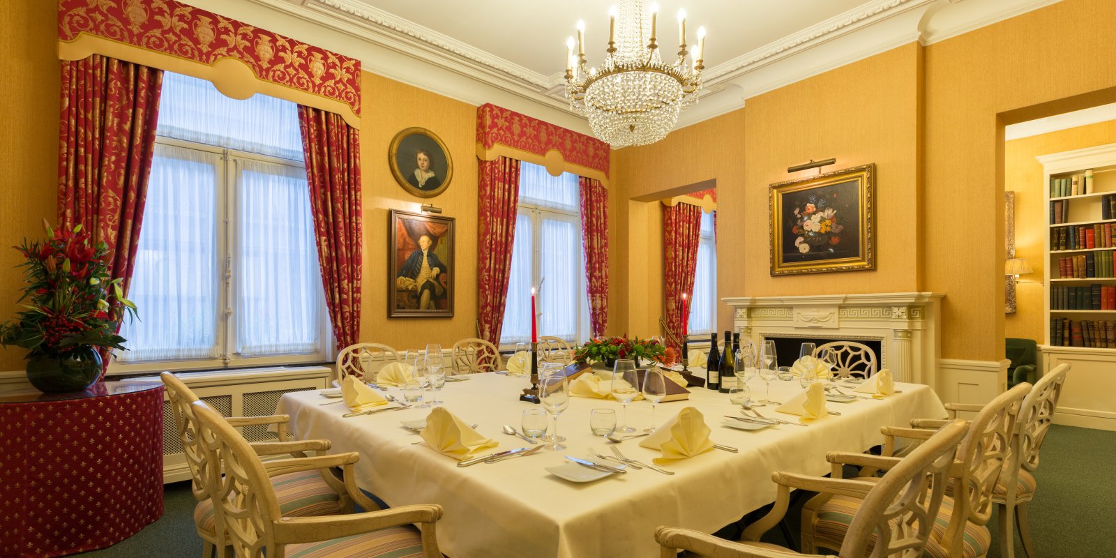 Duka för sällskap på Tearoom på konferensavdelningen på Stanhope Hotel i Bryssel