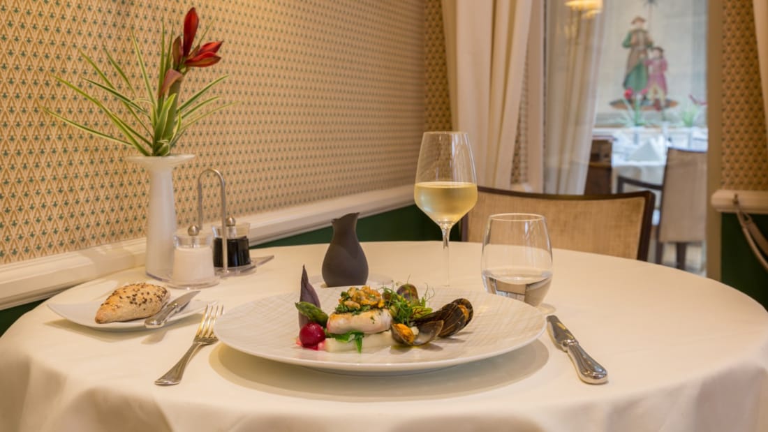 Dækket bord på Brighton Restaurant på Stanhope Hotel i Bruxelles