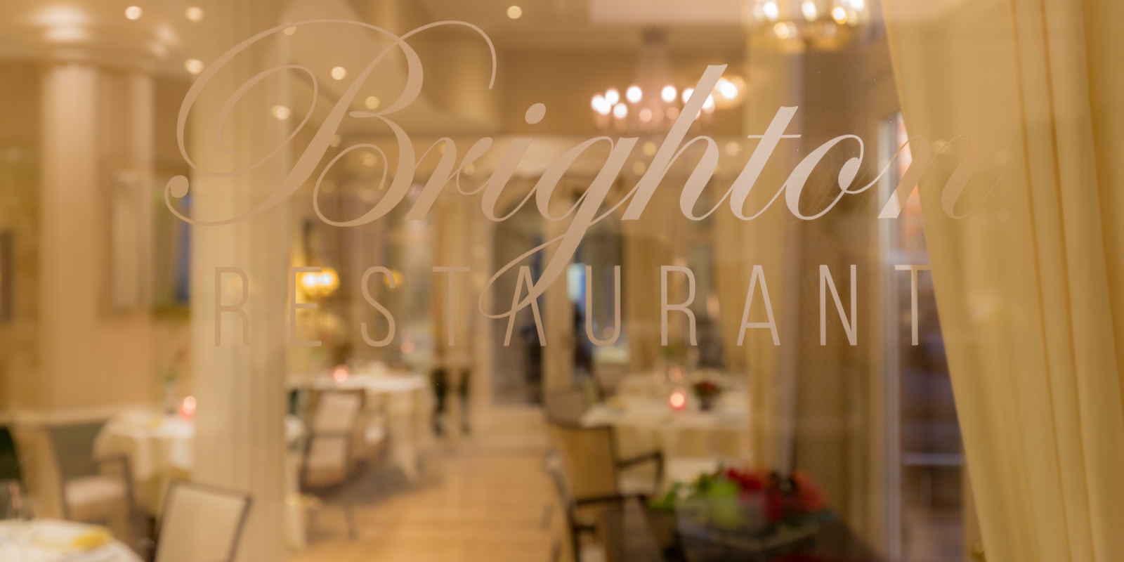 Folie på vinduet på Brighton Restaurant på Stanhope Hotel i Brussel