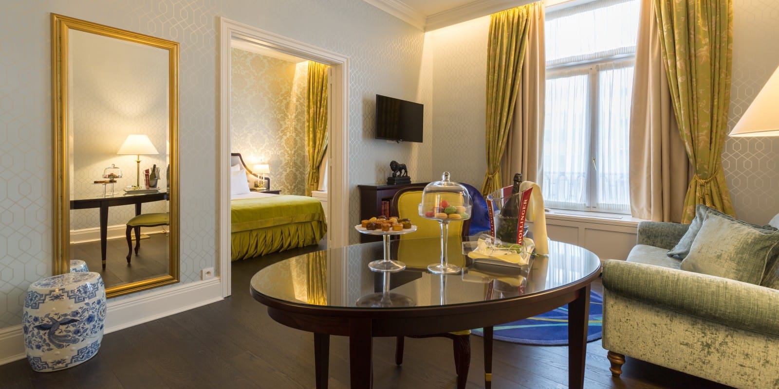 Suite with seating area at Stanhope Hotel Brussels