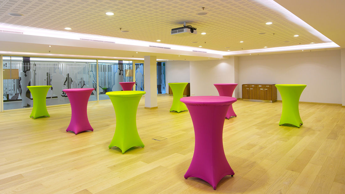 Conference room to seat 140