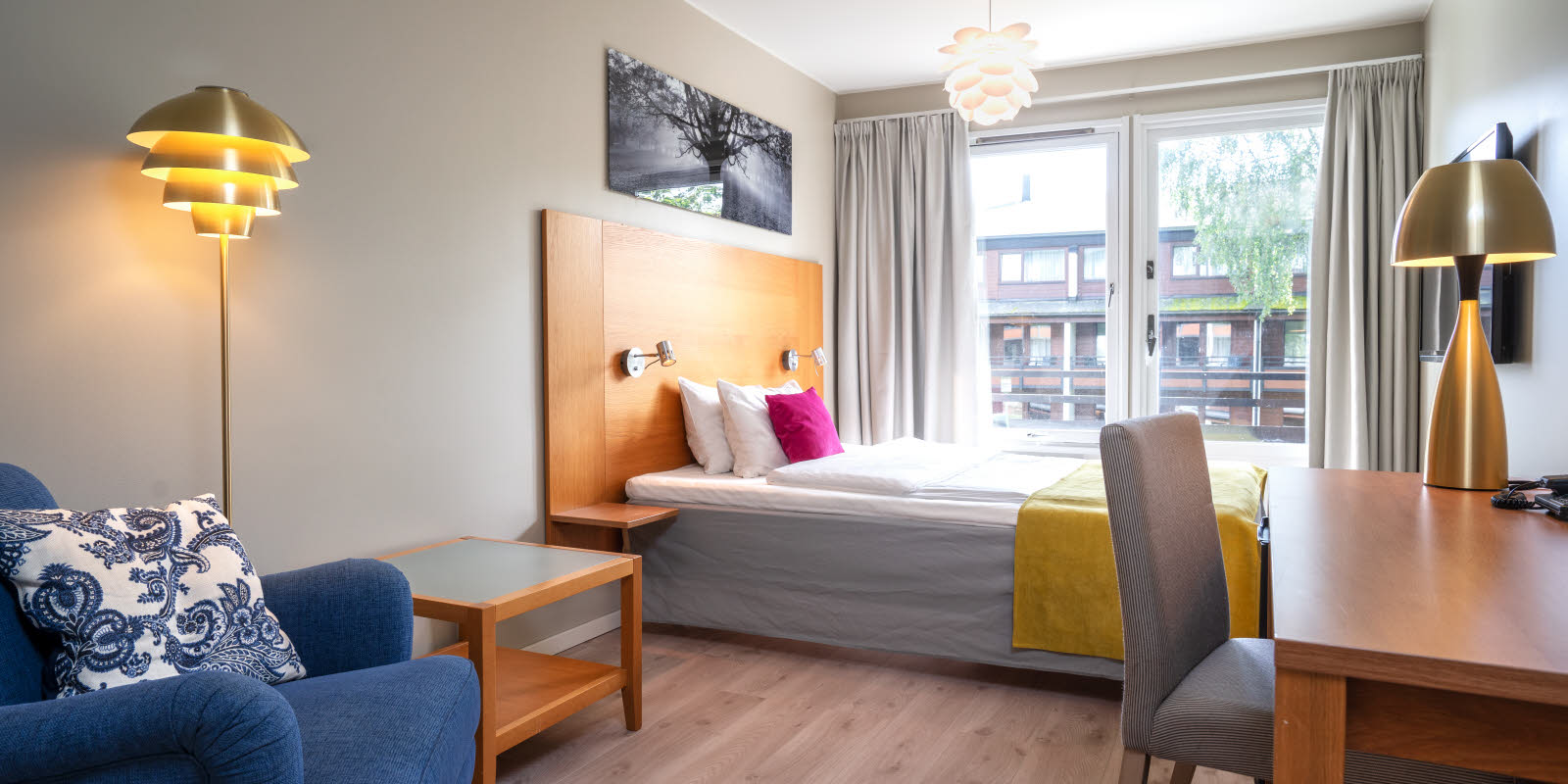 Standard Zimmer Mit Queen Size Bett Thon Hotel Vettre