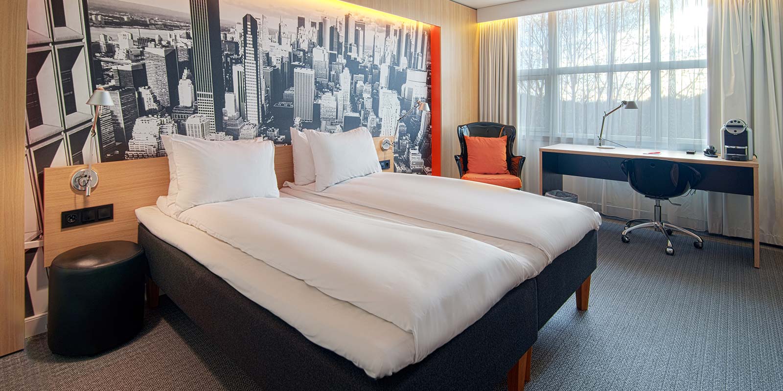 Standard room double på Thon Hotel Bergen Airport ved Bergen Lufthavn, Flesland.