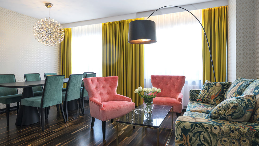 Suite avec installations de réunion
