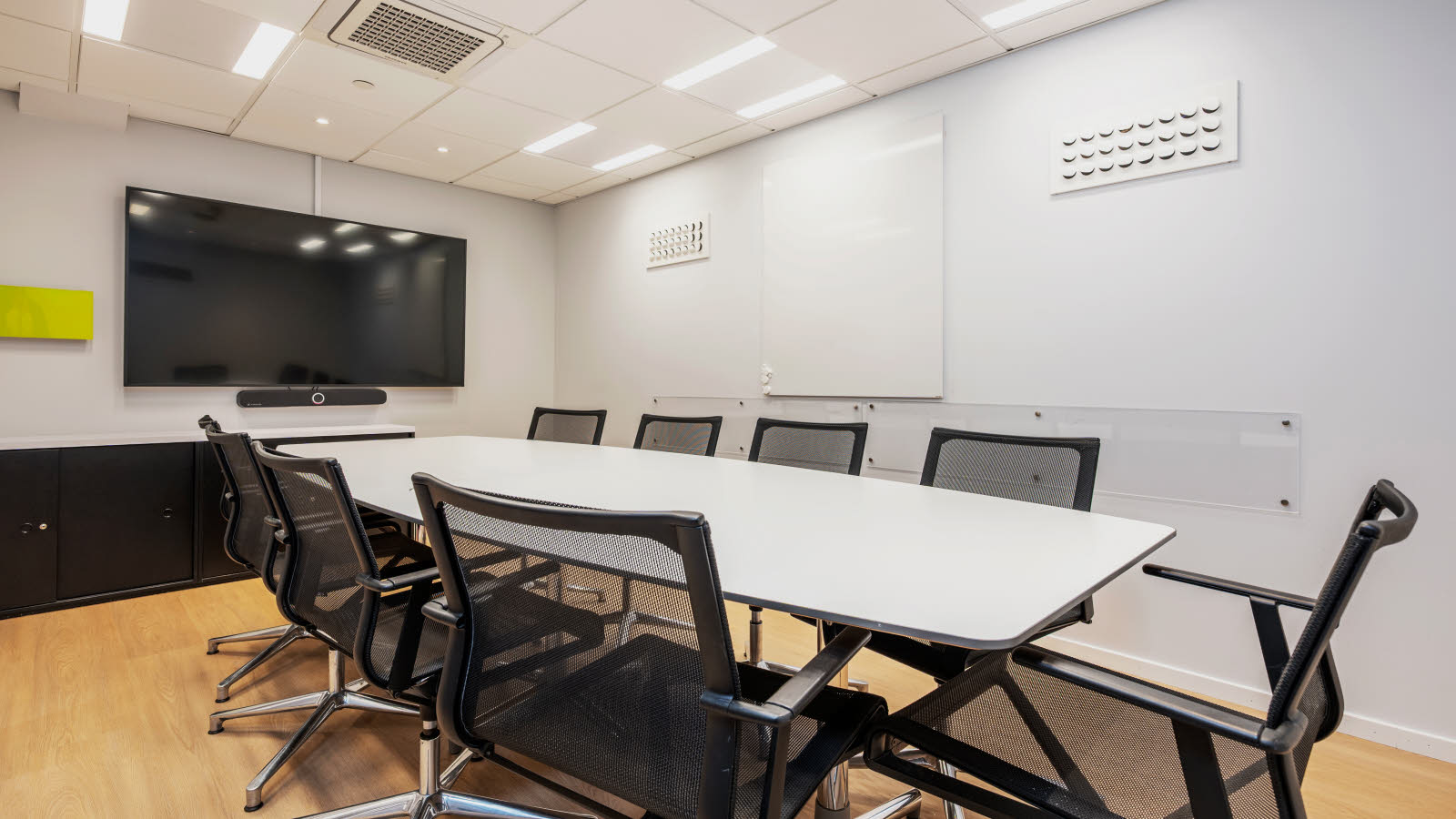 Møterom Skansemyren i styrebord-oppsett.