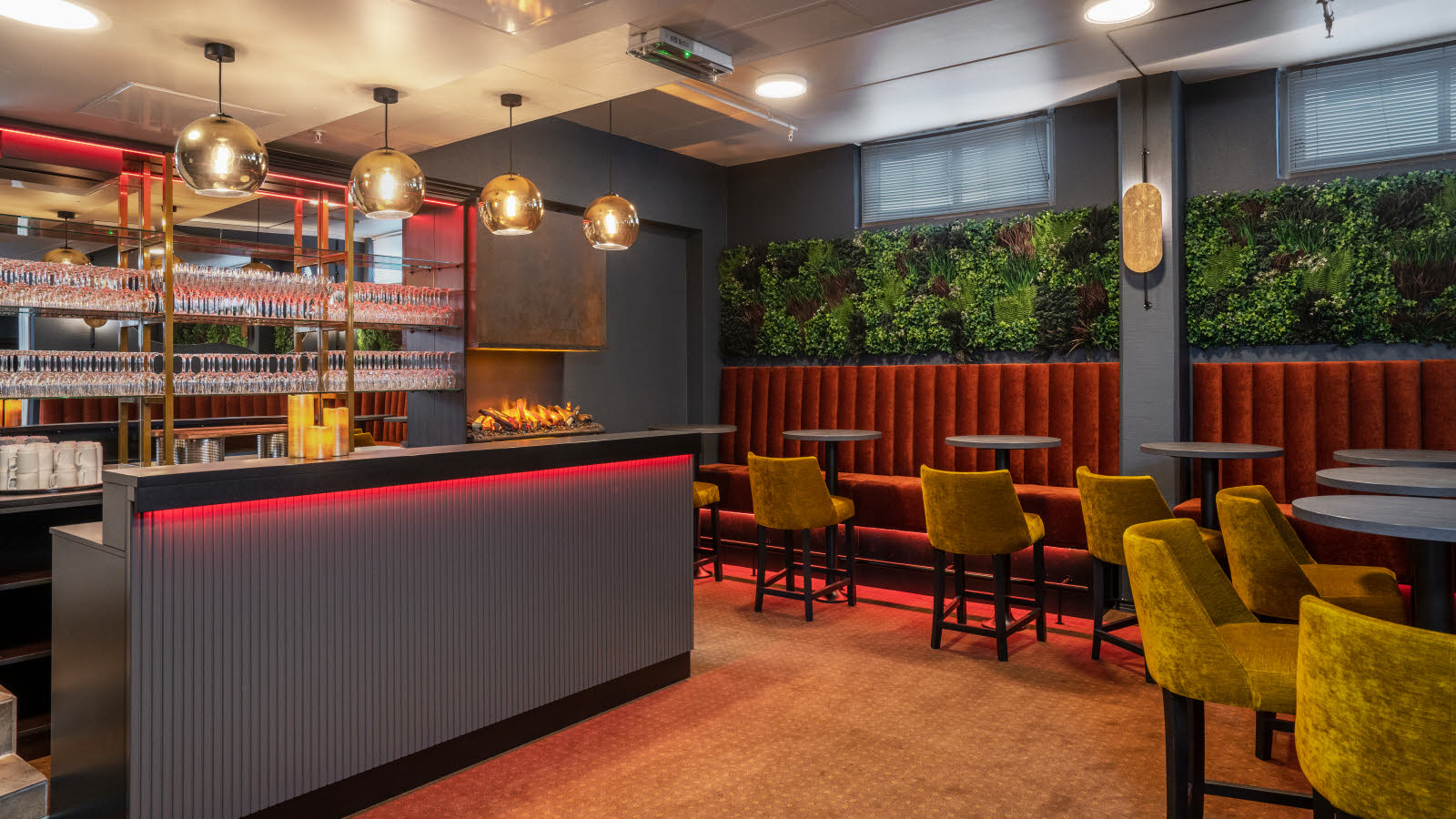 Thon hotel Skagen bar with seating