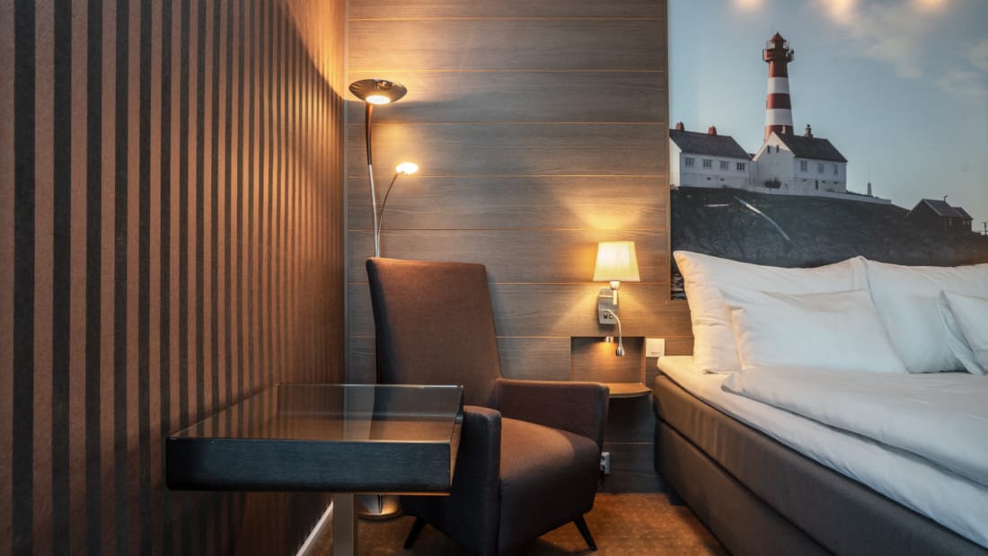 Thon Hotel Skagen seating area and double bed
