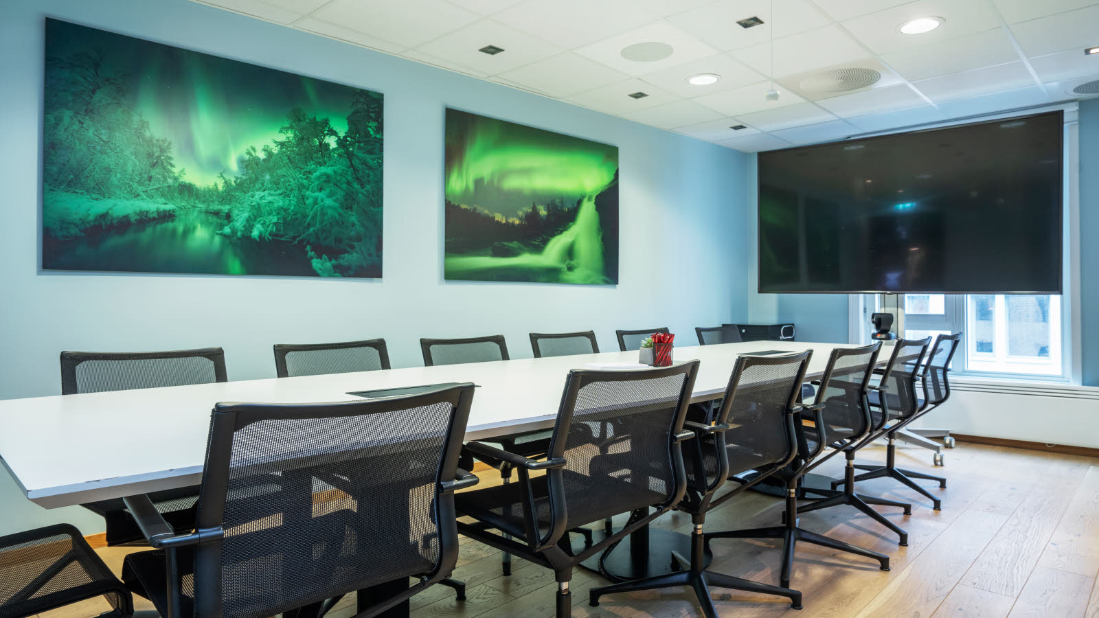 Meeting room to seat 6