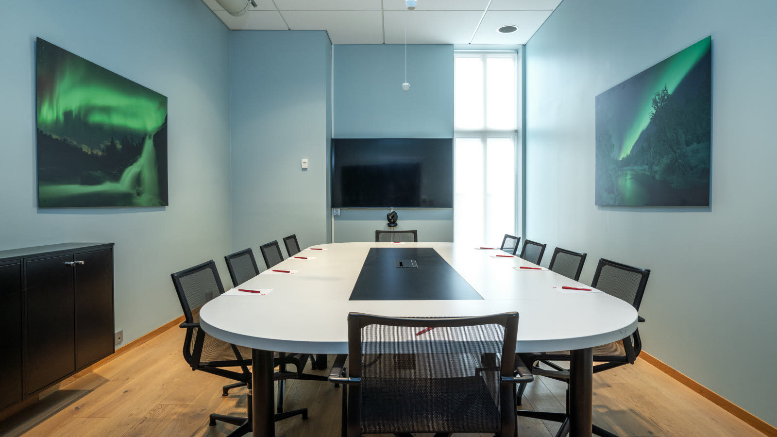 Meeting room to seat 6