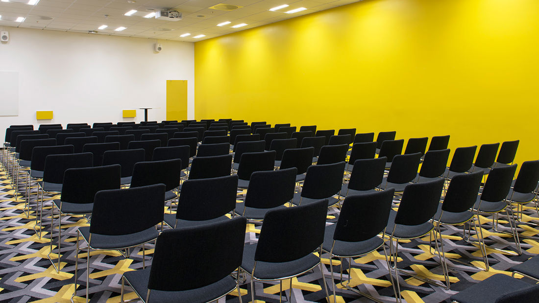 Konferenslokal med plats för 110 personer