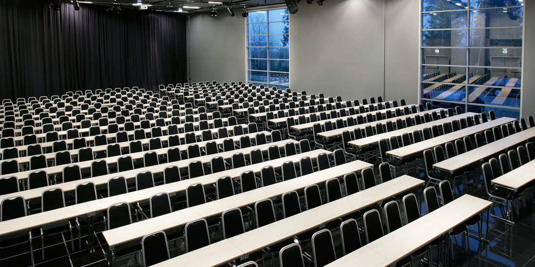 Conferentiezaal met ruimte voor 450 personen