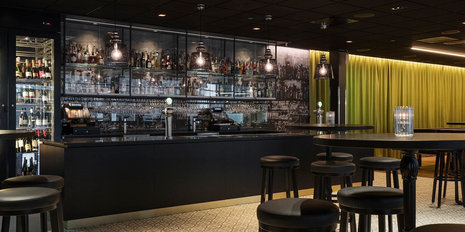 Thon Hotel Oslo Airport Bar Bassit