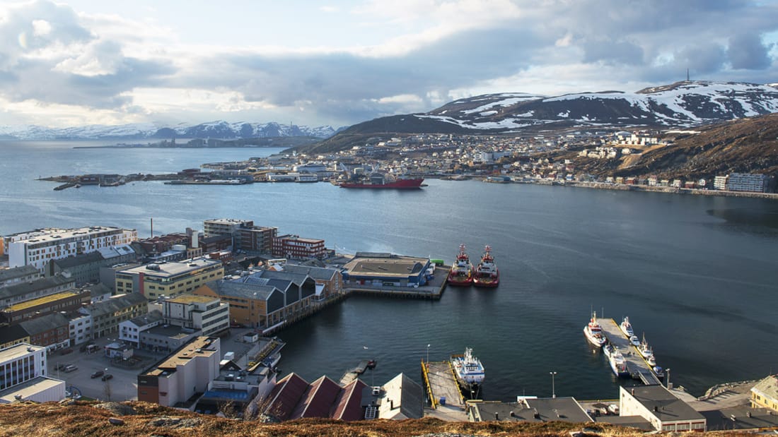 Uitzicht over de haven van Hammerfest