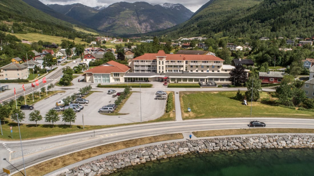 The front of Thon Partner Hotel Jølster.