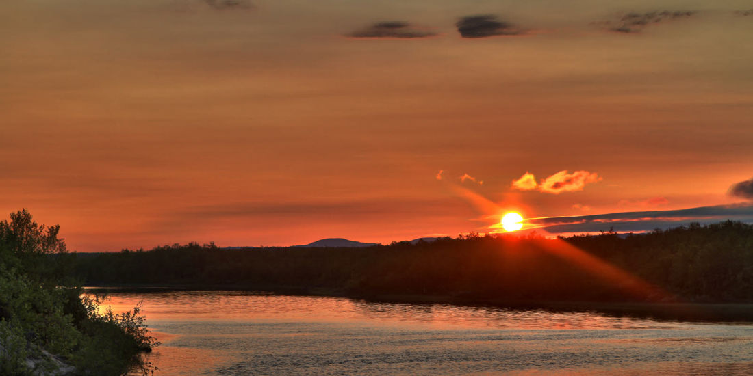 Midnattssol over Kautokeino-elva