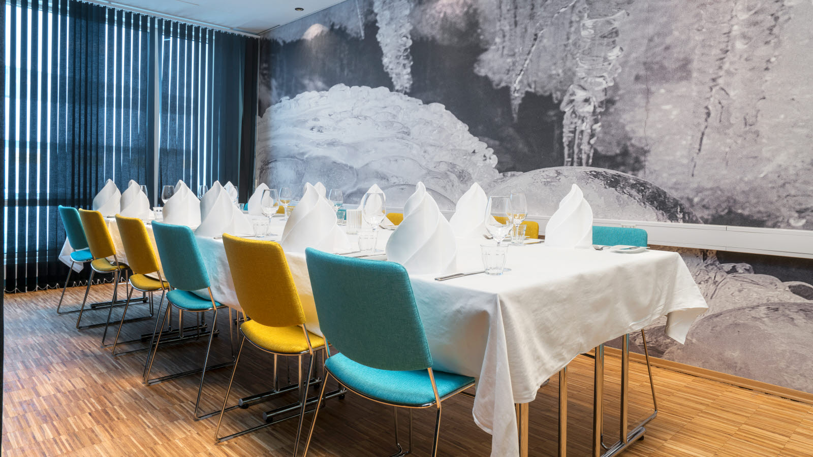 Vergaderzaal met ruimte voor 12 personen