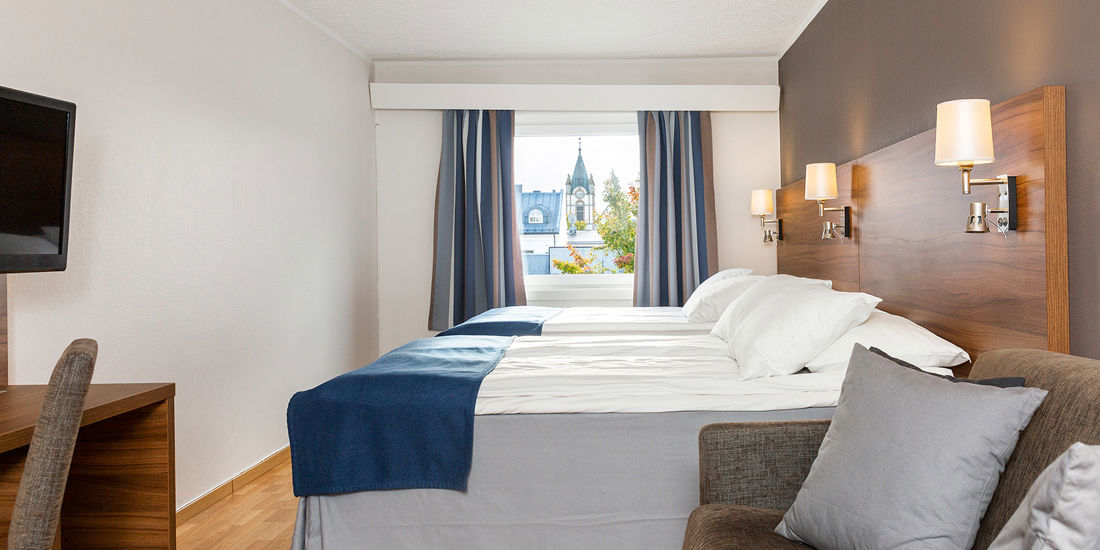 Bett im Familienzimmer im Thon Hotel Backlund in Levanger