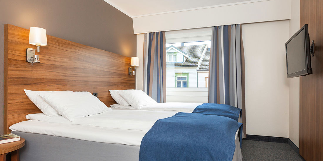 Bett im Twin-Zimmer im Thon Hotel Backlund