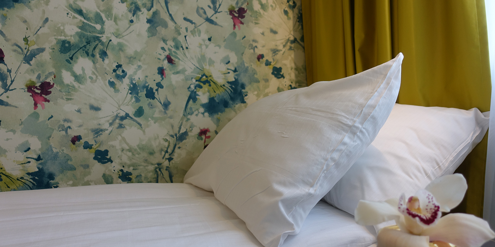 The bed in a Single room at Thon Hotel Lofoten in Svolvær