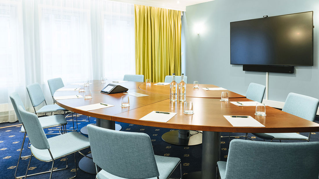 Besprechungsraum mit Platz für 10 Personen