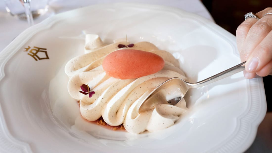 Thon Hotel Bristol plate with creamy dessert