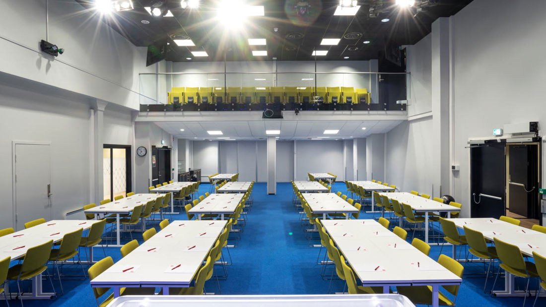 Konferenslokal med plats för 190 personer