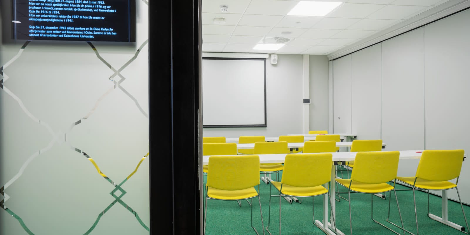 Konferensrum Seip med klassrumsmöblering