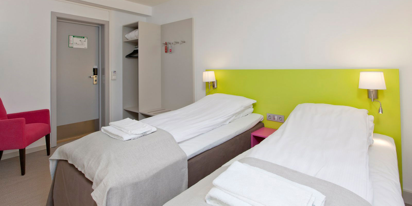 standard room twin dobbeltrom med adskilte enkeltsenger