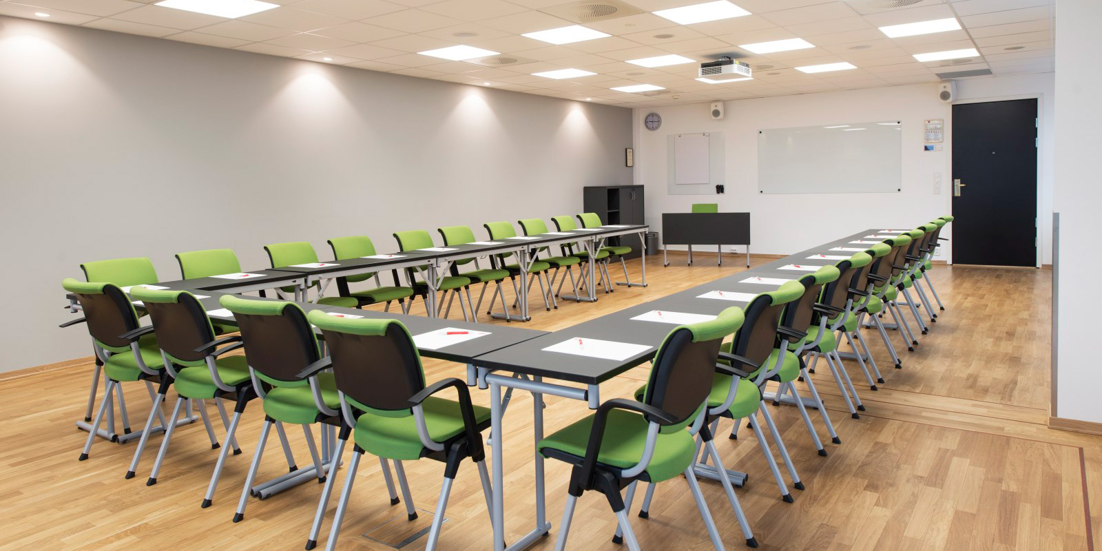 Konferencesal Carmen hestesko-opsætning