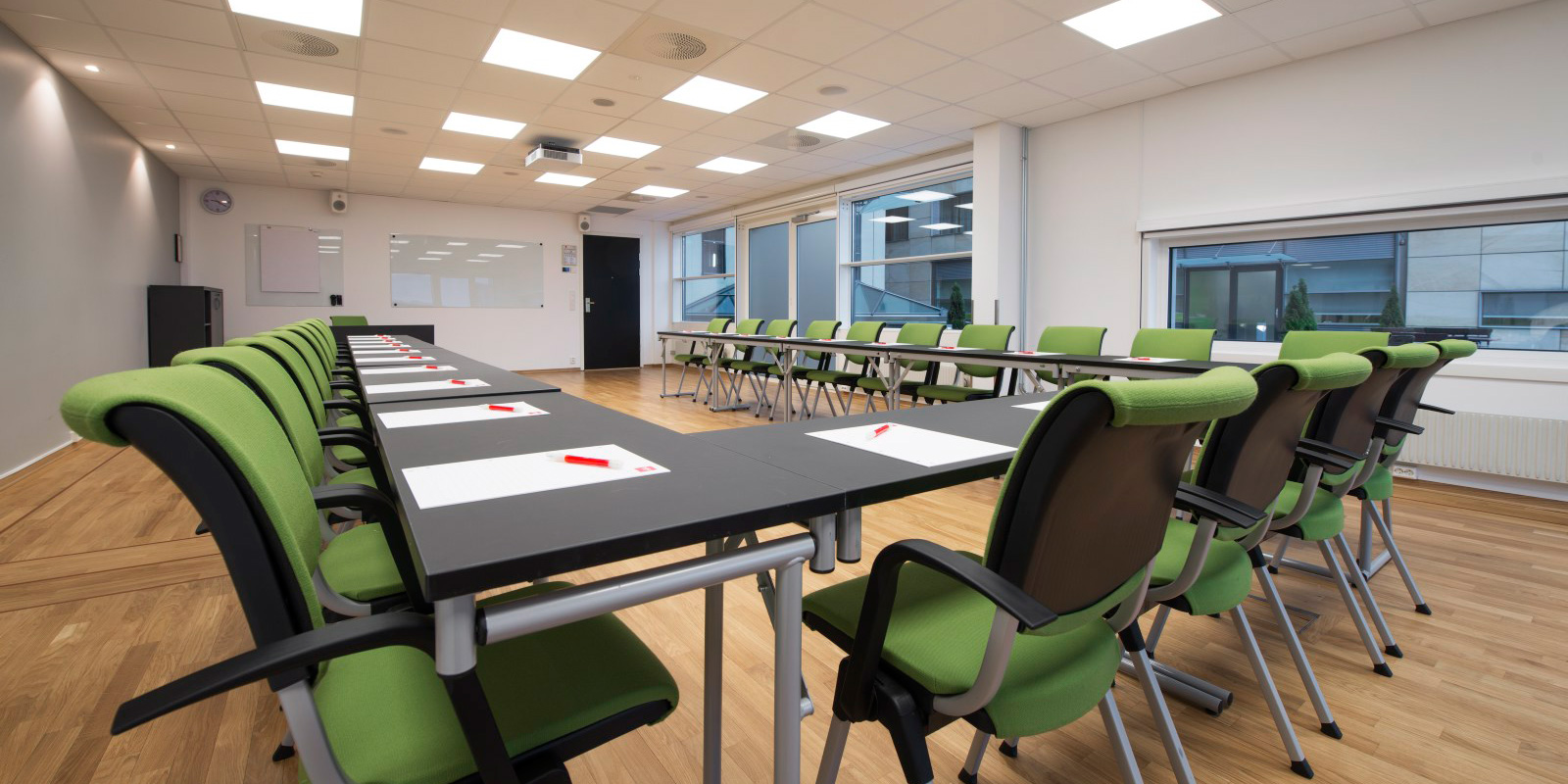 Konferencesal Carmen hestesko-opsætning