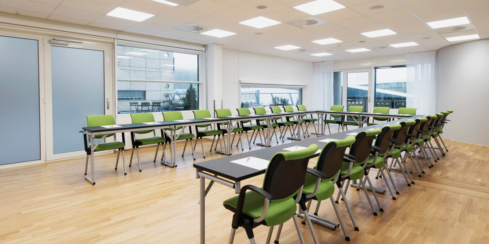 Konferencesal Carmen hestesko-opsætning