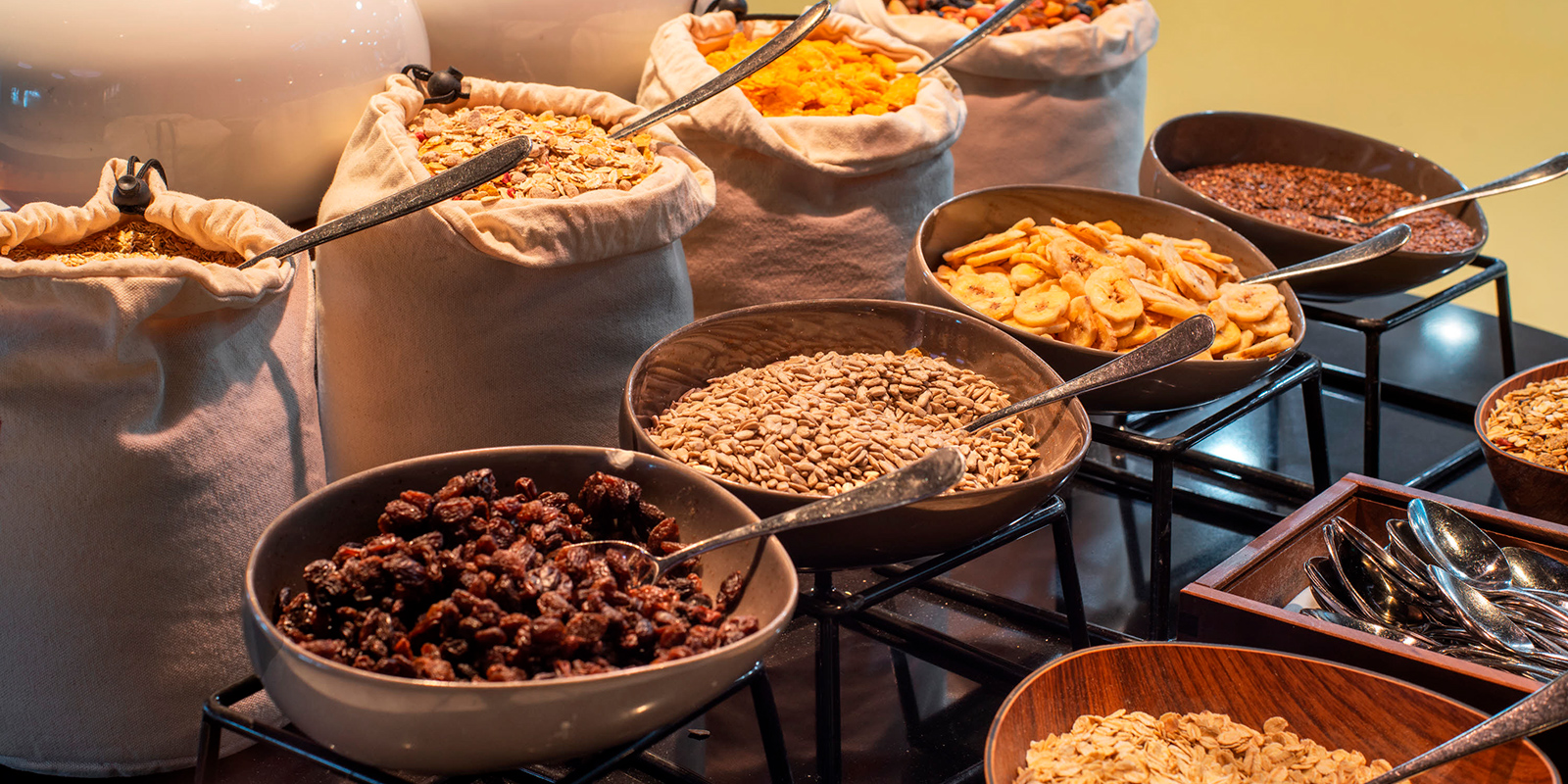 stort urval av spannmål och frukostflingor