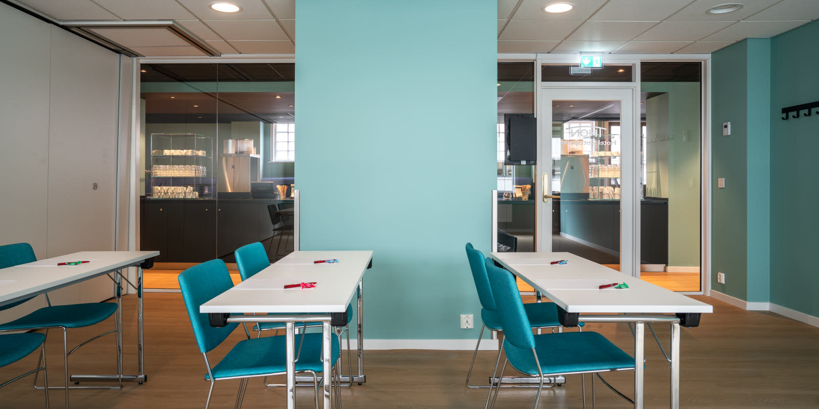 Skolrumsmöblering i mötesrum Eidsvoll 1 på Thon Hotel Slottsparken