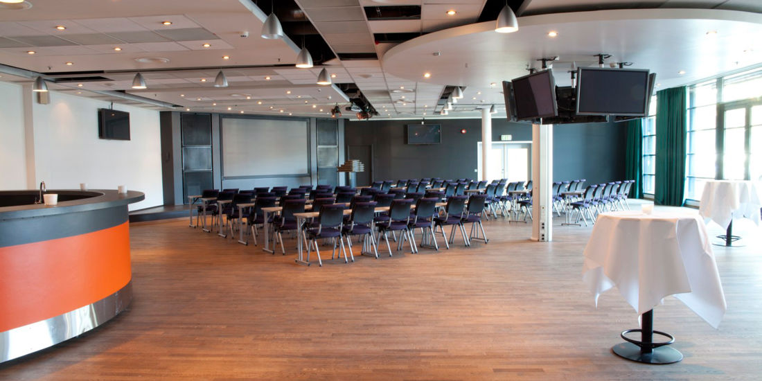 Conference room to seat 220