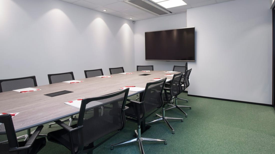 Meeting room to seat 12