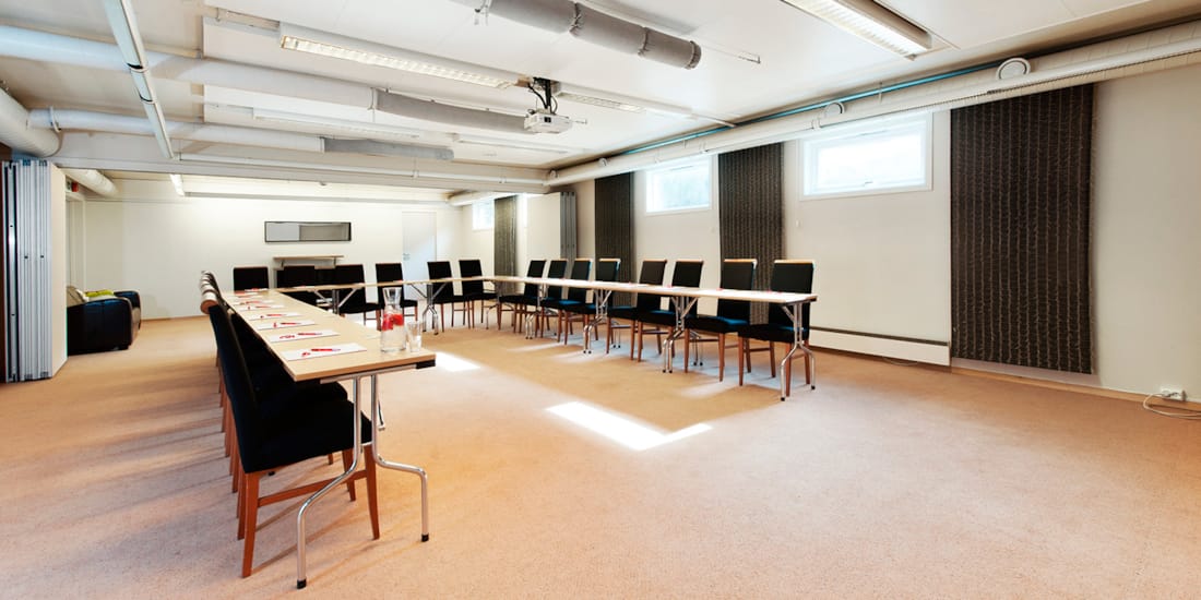 Conference room to seat 80