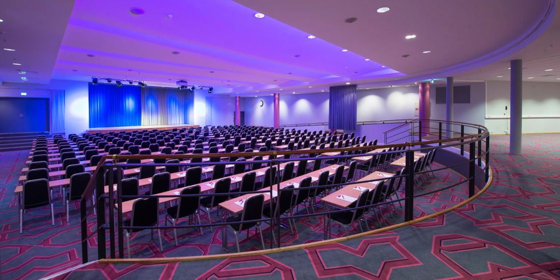 Conferentiezaal met ruimte voor 500 personen