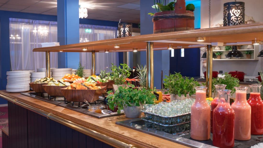 Smoothies, herbs and various types of melons at the breakfast buffet at Thon Hotel Skeikampen