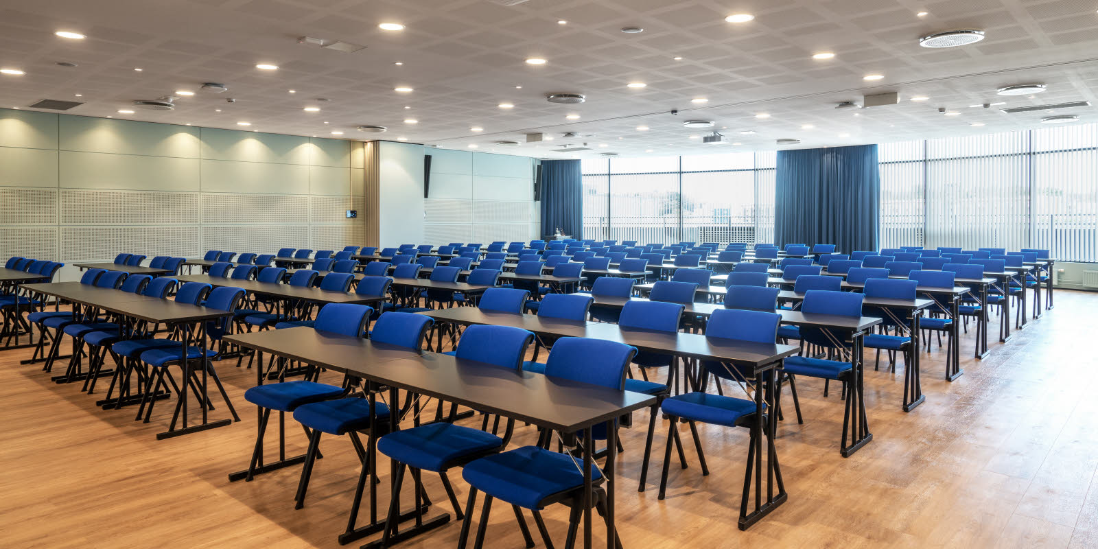 konferanserom Holen i klasserom-oppsett