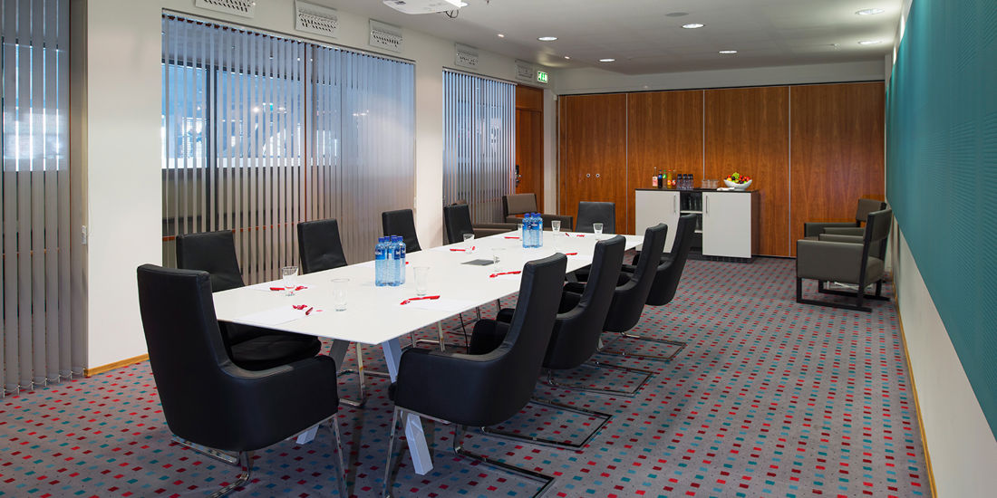 Besprechungsraum mit Platz für 20 Personen