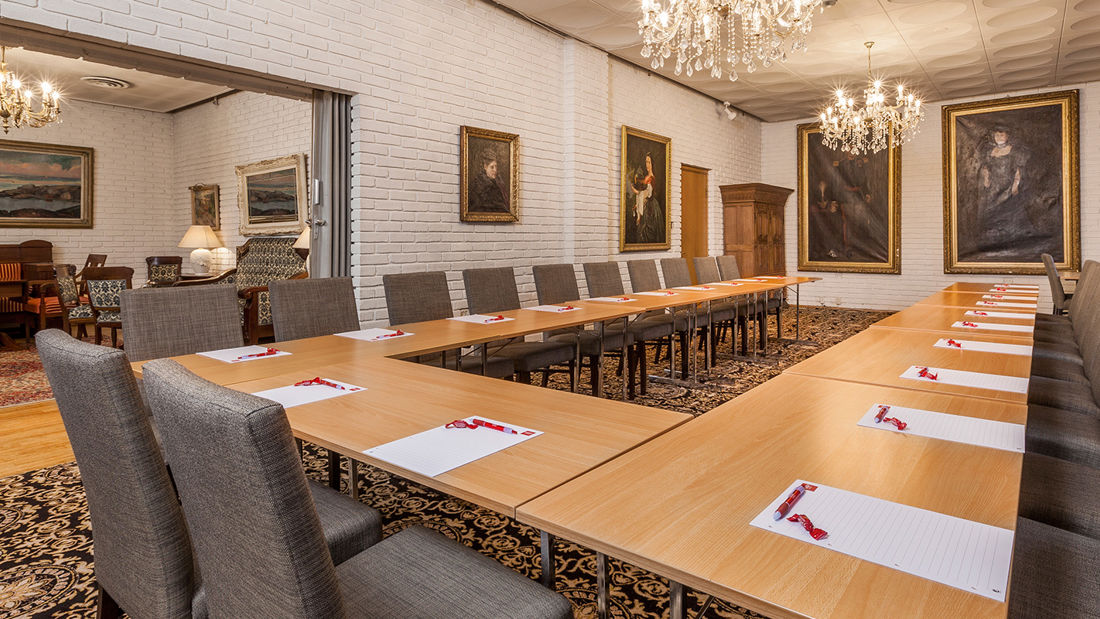 Besprechungsraum mit Platz für 30 Personen