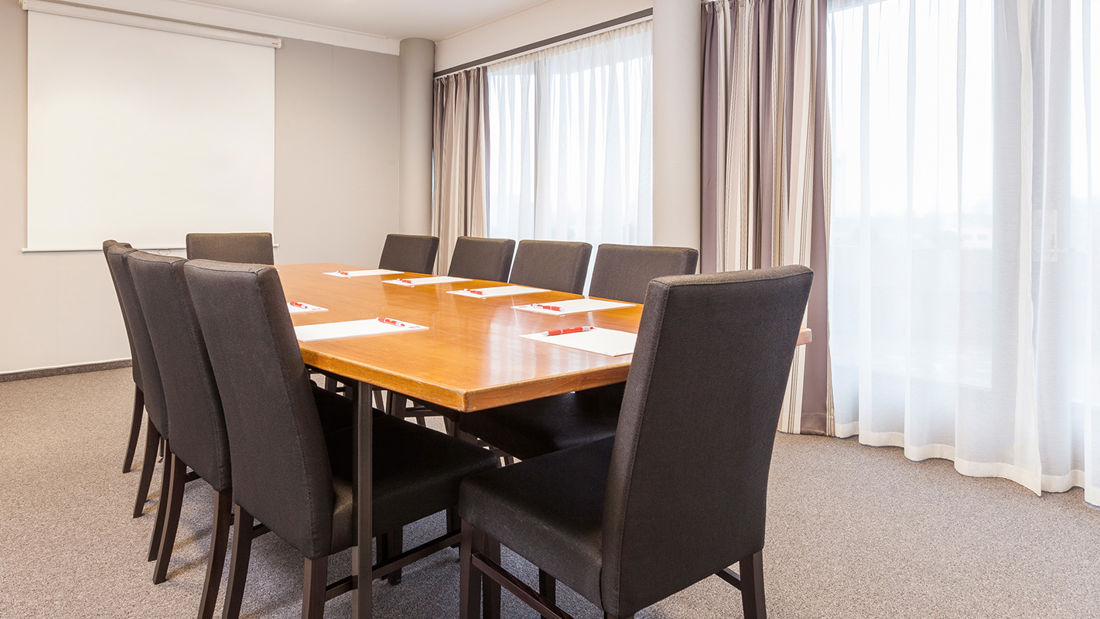 Besprechungsraum mit Platz für 10 Personen