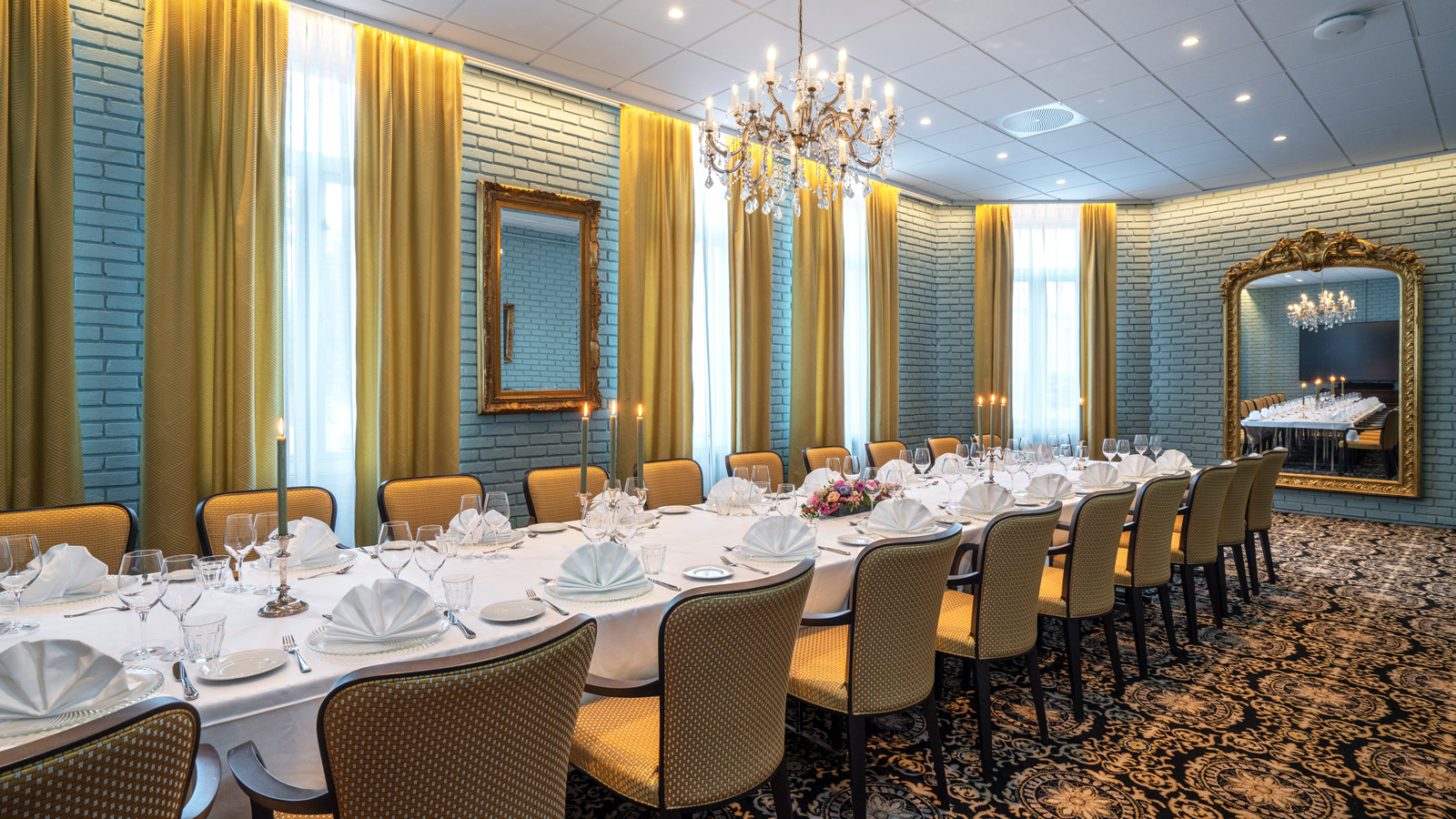 Møterommet Rådmannen er dekket for selskap.