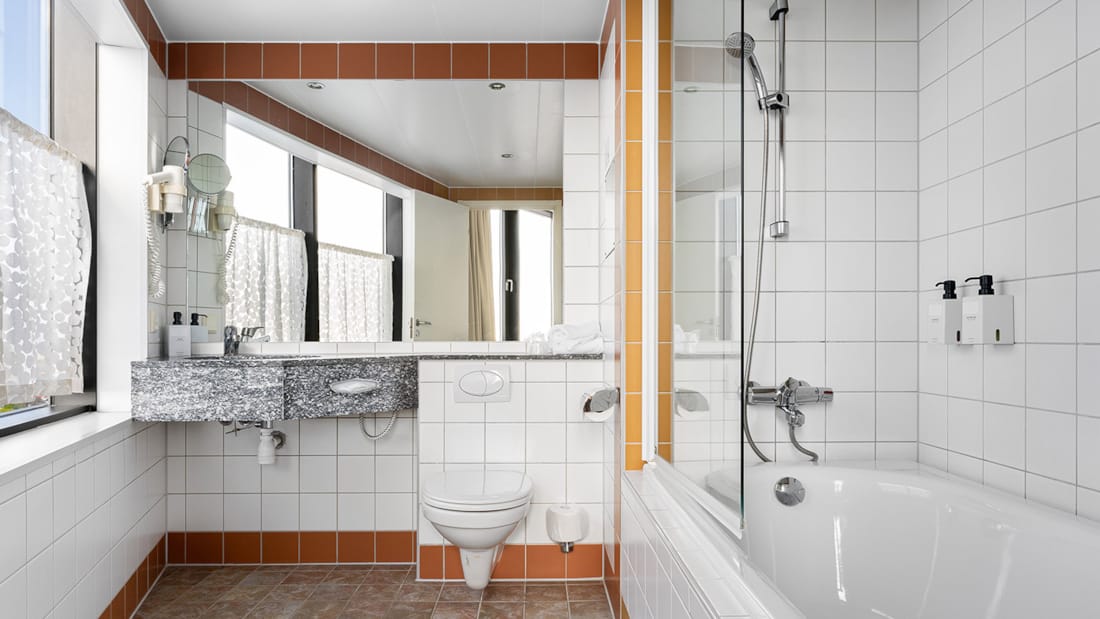 Salle de bain de chambre simple au Stavanger Forum Hotel