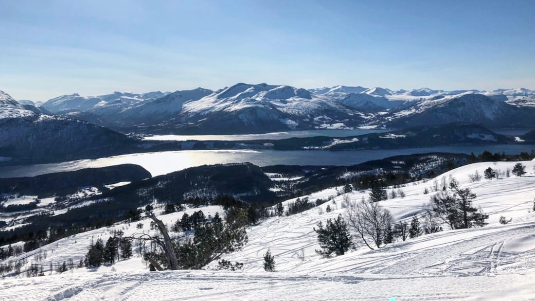 Flott skiføre og strålende sol på Strengen i Nordmøre