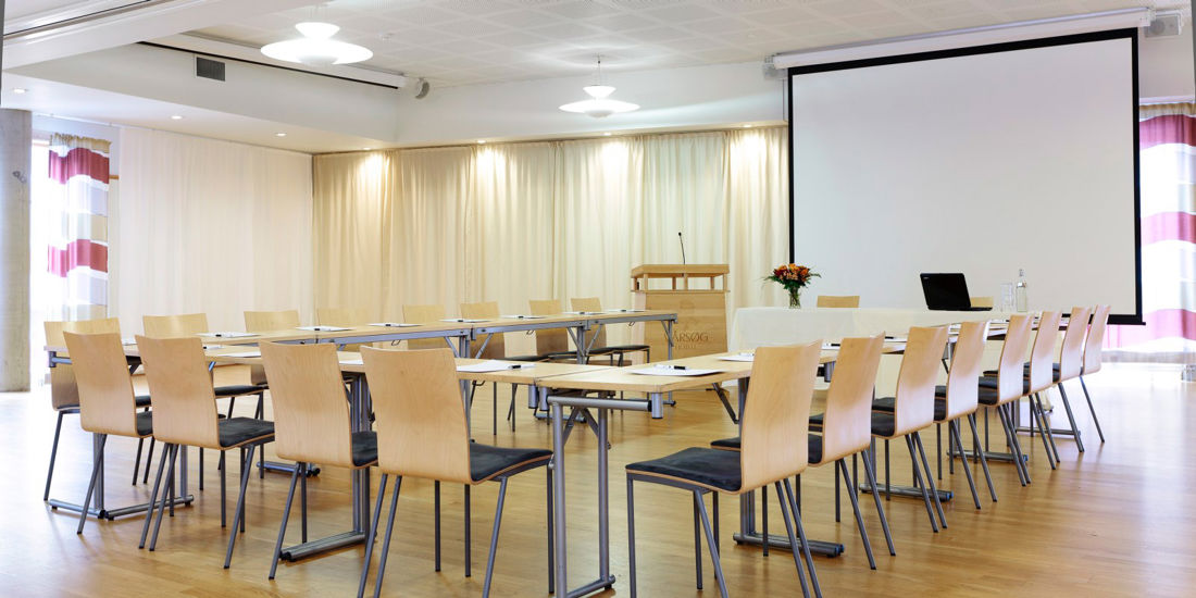 Conference room to seat 100