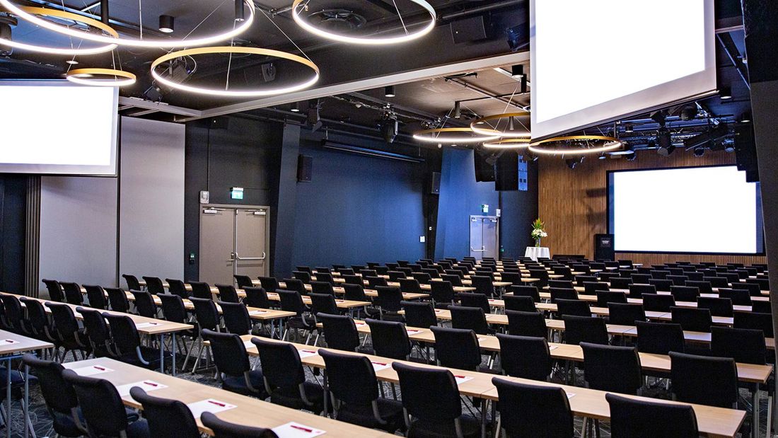 Conference room to seat 330