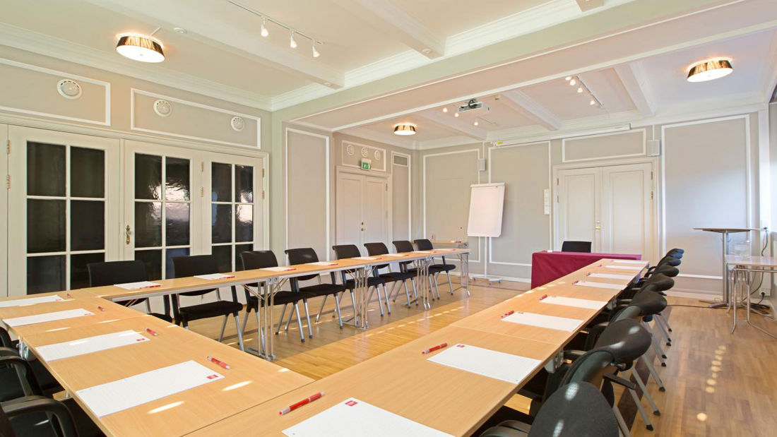 Conference room to seat 46